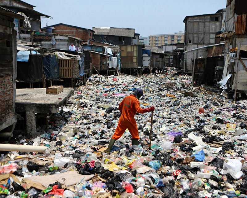 Canal polluted by single use plastic, effect of water pollution